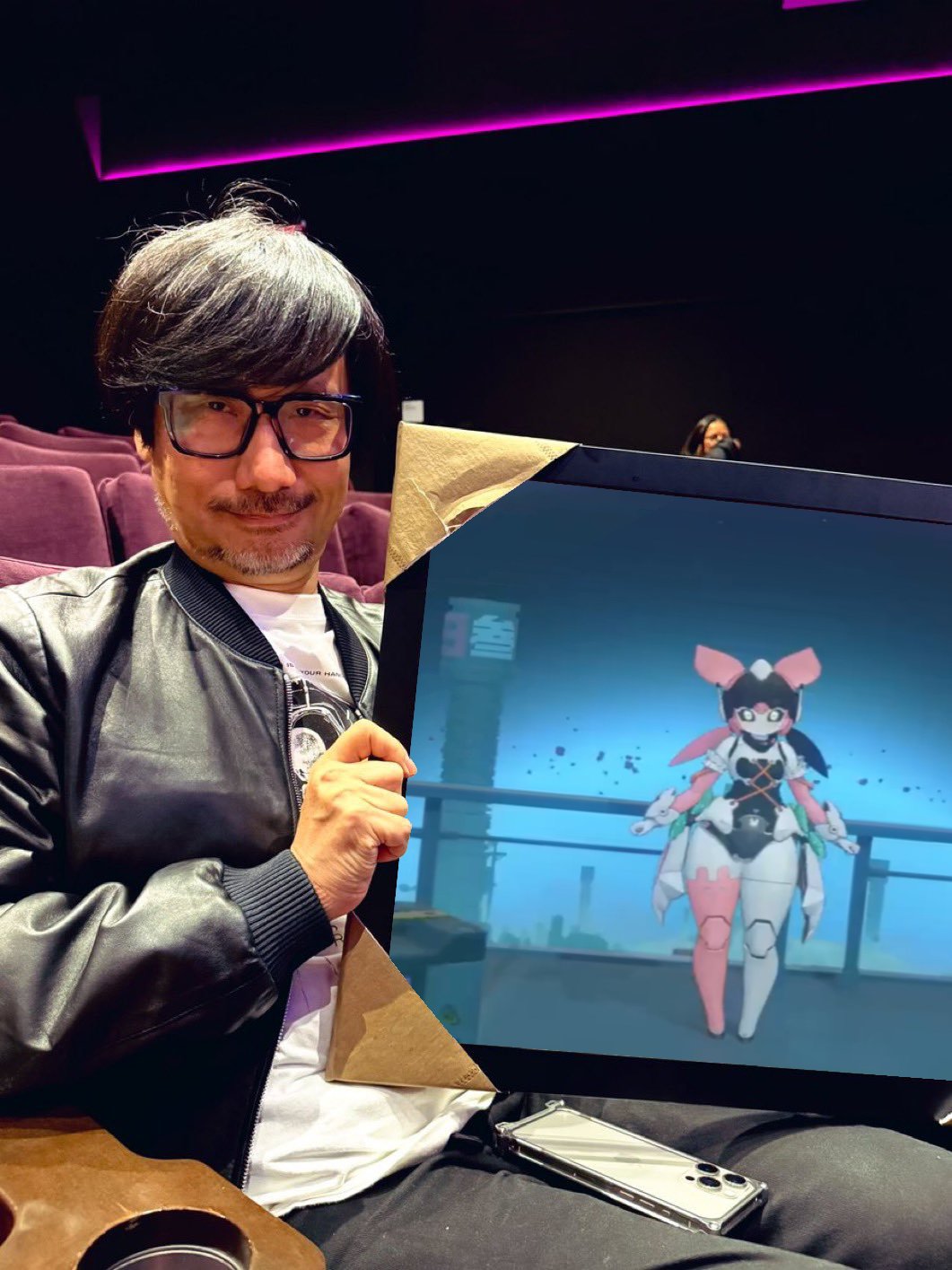 สาวๆสิ่งมีชีวิตที่เหมือนมนุษย์ในวิดีโอเกมกับหนังน่าจัด For สมาชม
